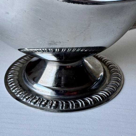 Vintage Vollrath Gravy Boat 47578 Stainless Steel Pedestal Classic Formal Dinner - Picture 7 of 12